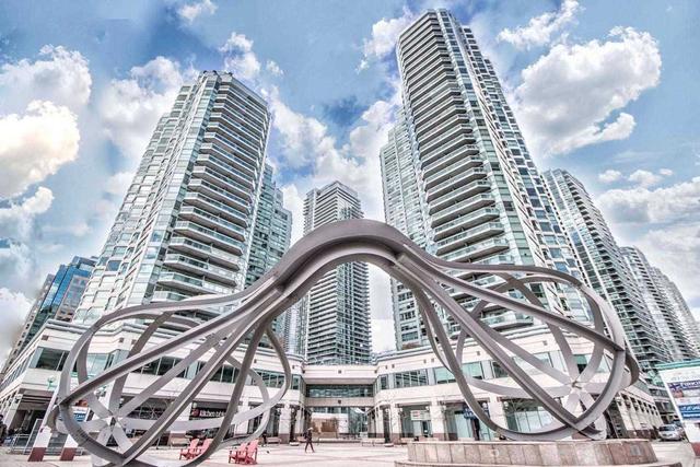 1712 - 10 Queens Quay W, Condo with 1 bedrooms, 1 bathrooms and 1 parking in Toronto ON | Image 1