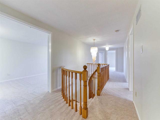 62 Valley Centre Dr, House detached with 5 bedrooms, 3 bathrooms and 6 parking in Toronto ON | Image 7