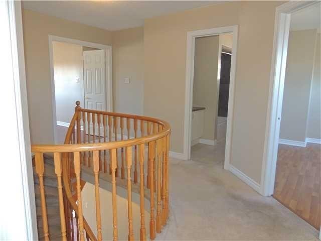 Upper - 2208 Chalmers Cres, House detached with 4 bedrooms, 3 bathrooms and 2 parking in Innisfil ON | Image 12