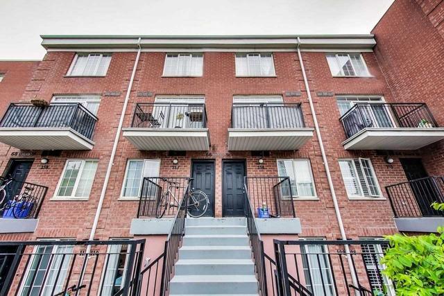 110 - 66 Douro St, Townhouse with 1 bedrooms, 1 bathrooms and 1 parking in Toronto ON | Image 1