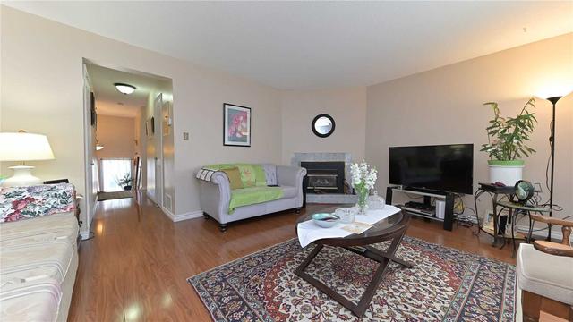 52 Carleton Pl, Townhouse with 3 bedrooms, 2 bathrooms and 2 parking in Brampton ON | Image 24