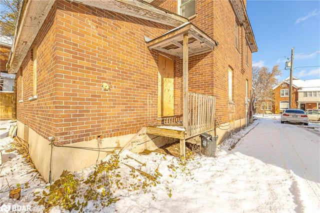 90a Mary Street, House semidetached with 3 bedrooms, 1 bathrooms and 1 parking in Barrie ON | Image 5