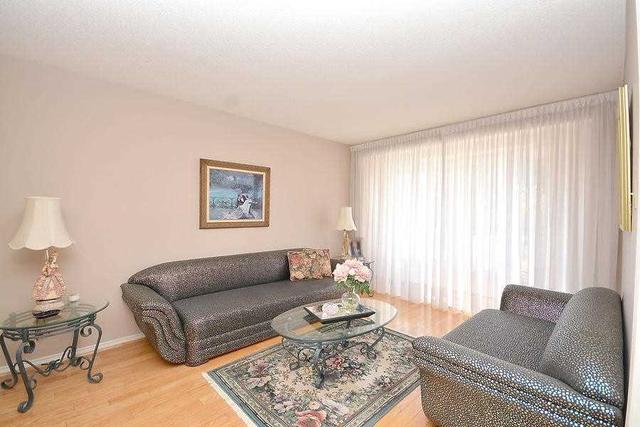 11 Lansdowne Dr, House detached with 4 bedrooms, 3 bathrooms and 4 parking in Brampton ON | Image 25
