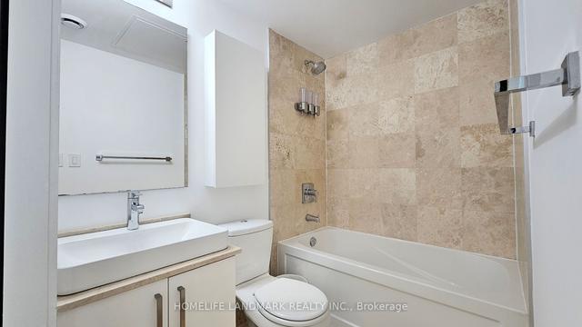 3908 - 12 York St, Condo with 0 bedrooms, 1 bathrooms and 0 parking in Toronto ON | Image 2