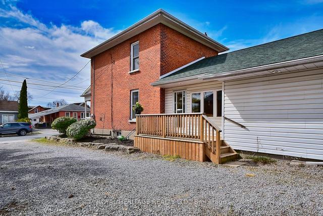 670 Frank St W, House detached with 3 bedrooms, 2 bathrooms and 6 parking in Peterborough ON | Image 29