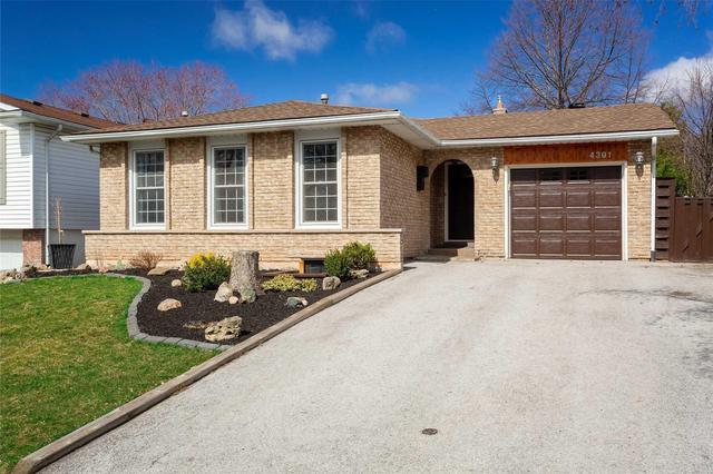 4301 Longmoor Dr, House detached with 3 bedrooms, 2 bathrooms and 4 parking in Burlington ON | Image 1