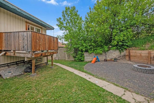 8303 33 Avenue Nw, House other with 6 bedrooms, 2 bathrooms and 2 parking in Calgary AB | Image 44