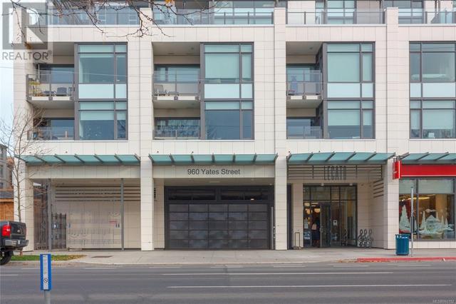 405 - 960 Yates St, Condo with 2 bedrooms, 2 bathrooms and 1 parking in Victoria BC | Image 2