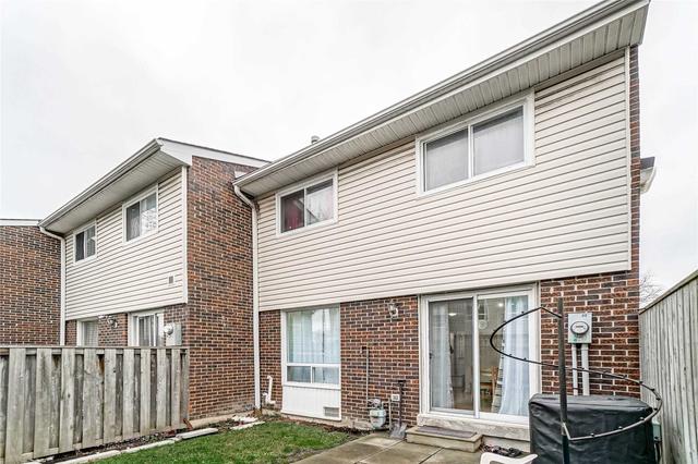 22 Sandringham Crt, Townhouse with 4 bedrooms, 3 bathrooms and 2 parking in Brampton ON | Image 33