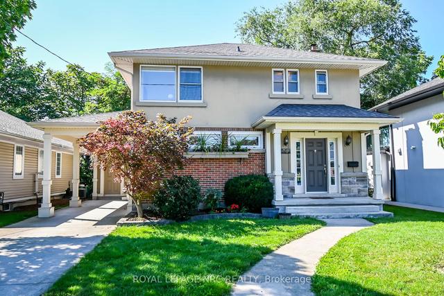 70 Hillcrest Ave, House detached with 3 bedrooms, 3 bathrooms and 3 parking in St. Catharines ON | Image 1