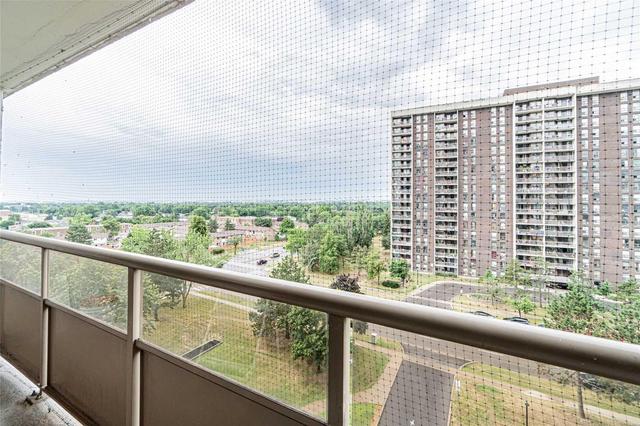 906 - 4 Kings Cross Rd, Condo with 2 bedrooms, 1 bathrooms and 1 parking in Brampton ON | Image 16