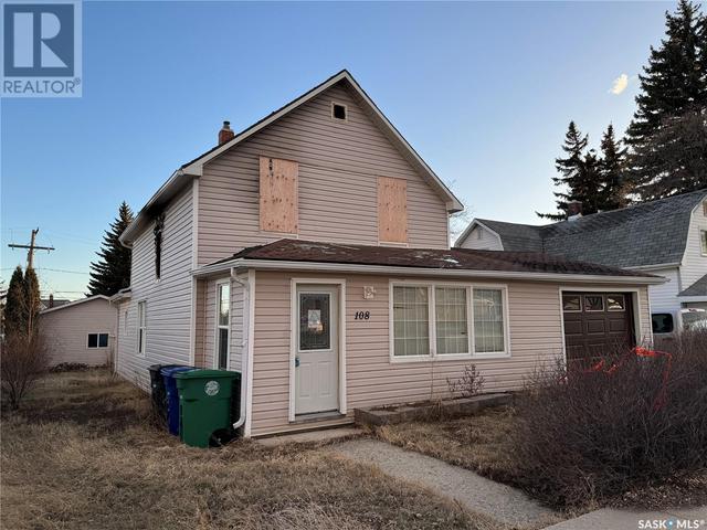 108 5th Avenue W, House detached with 4 bedrooms, 1 bathrooms and null parking in Biggar SK | Image 1