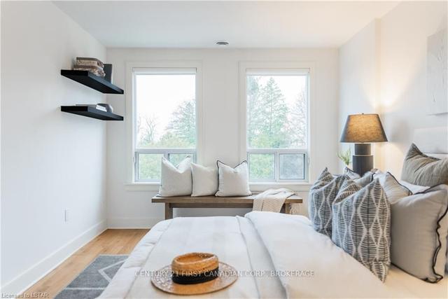 403 - 320 Sugarcreek Tr, Townhouse with 2 bedrooms, 2 bathrooms and 1 parking in London ON | Image 6