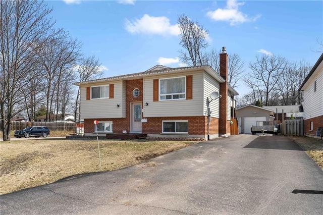 7 Jan Drive, House detached with 3 bedrooms, 3 bathrooms and 4 parking in Petawawa ON | Image 2