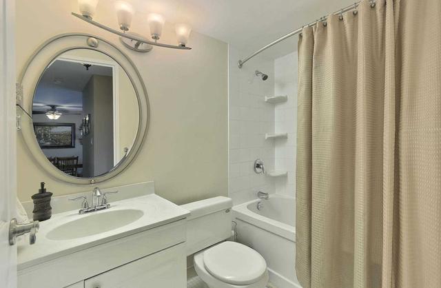 304 - 31 Four Winds Dr, Condo with 3 bedrooms, 2 bathrooms and 1 parking in Toronto ON | Image 17