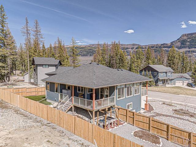 2264 Black Hawk Drive, House detached with 3 bedrooms, 3 bathrooms and null parking in Sparwood BC | Image 50