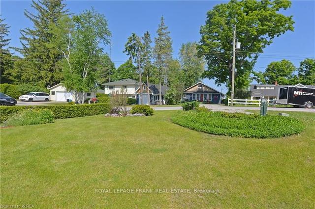 21 Leslie Frost Lane, House detached with 2 bedrooms, 1 bathrooms and 4 parking in Kawartha Lakes ON | Image 31