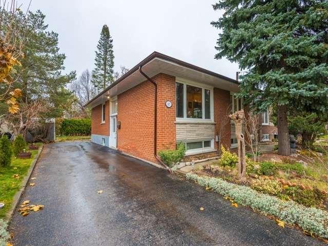 307 Skopit Rd, House detached with 3 bedrooms, 2 bathrooms and 5 parking in Richmond Hill ON | Image 2