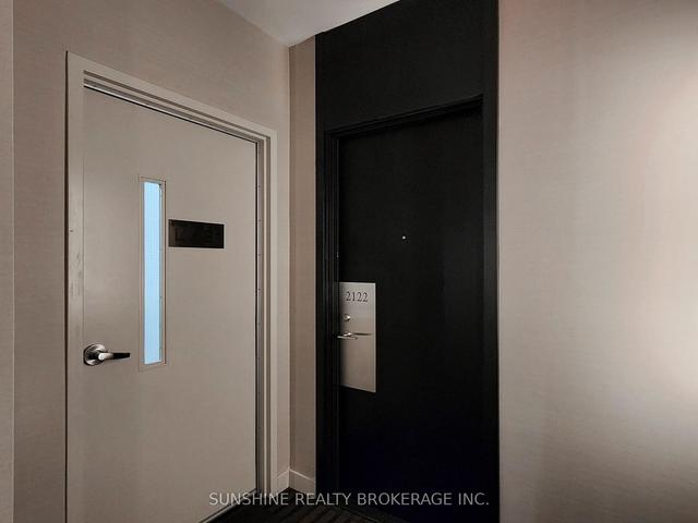 2122 - 5 Sheppard Ave E, Condo with 2 bedrooms, 2 bathrooms and 1 parking in Toronto ON | Image 21