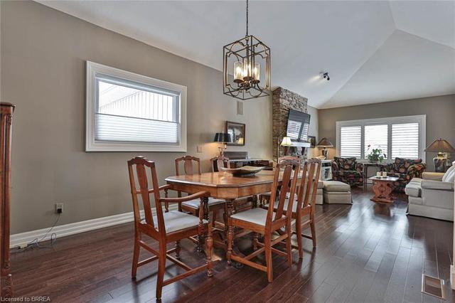 84 Henderson Avenue, House detached with 4 bedrooms, 2 bathrooms and 3 parking in Brantford ON | Image 10