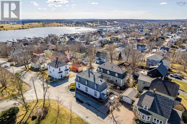 205 York Street, House other with 0 bedrooms, 0 bathrooms and null parking in Lunenburg NS | Image 8