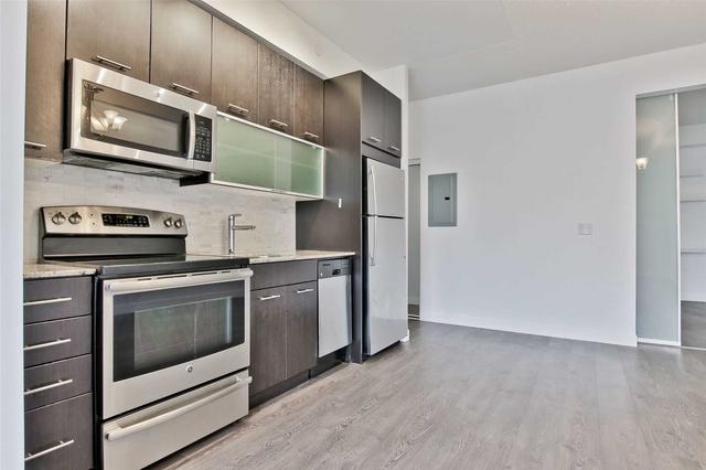 204 - 2055 Danforth Ave, Condo with 2 bedrooms, 2 bathrooms and 1 parking in Toronto ON | Image 7
