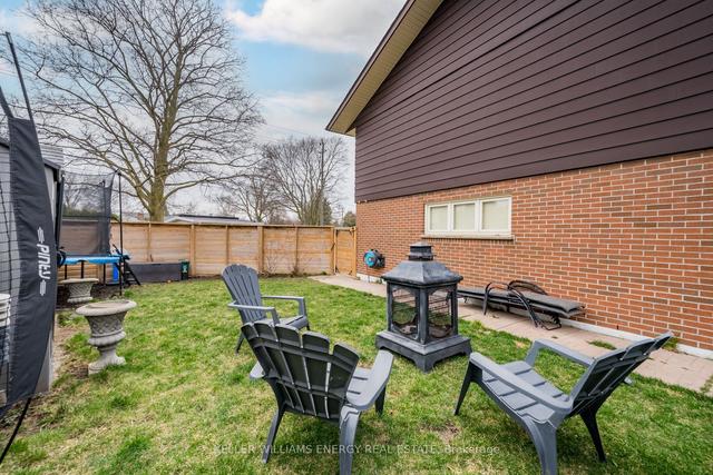 996 Regent Dr, House detached with 3 bedrooms, 2 bathrooms and 3 parking in Oshawa ON | Image 27