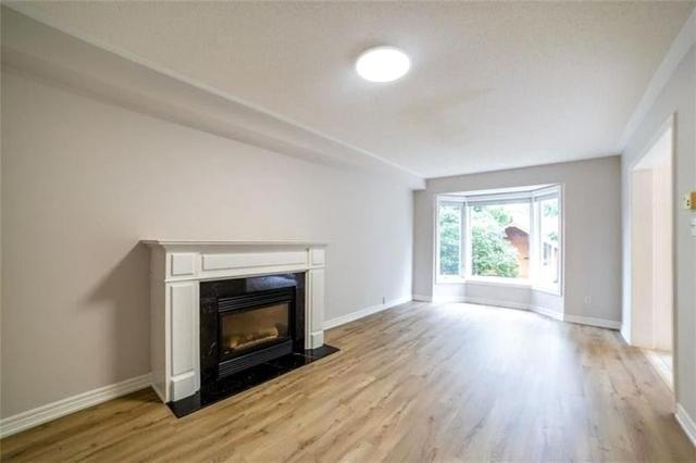 2492 Logan Ave, House detached with 3 bedrooms, 3 bathrooms and 3 parking in Oakville ON | Image 7