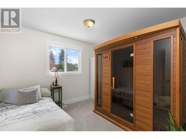 2401 Crestview Road, House detached with 5 bedrooms, 4 bathrooms and 5 parking in West Kelowna BC | Image 35