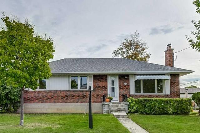 101 Waringstown Dr, House detached with 3 bedrooms, 2 bathrooms and 3 parking in Toronto ON | Image 1