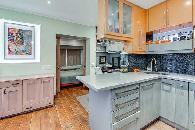 250 St Clair Ave E, House detached with 6 bedrooms, 8 bathrooms and 3 parking in Toronto ON | Image 13