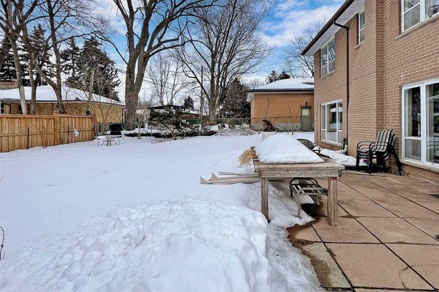 26 Denrock Dr, House detached with 4 bedrooms, 3 bathrooms and 6 parking in Toronto ON | Image 33