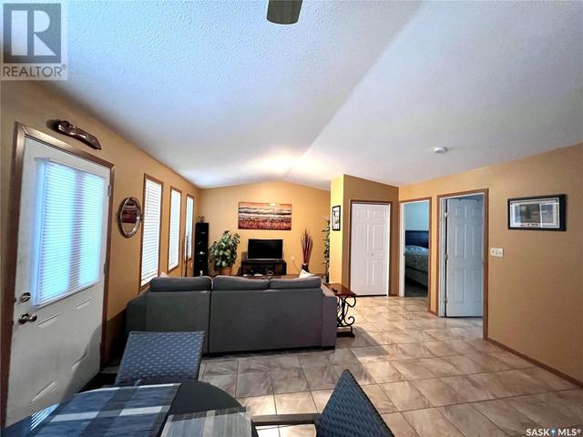 391 2nd Street W, House detached with 2 bedrooms, 2 bathrooms and null parking in Glaslyn SK | Image 10