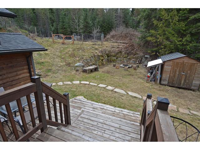6652 Zeeben Road, House detached with 4 bedrooms, 2 bathrooms and null parking in Central Kootenay G BC | Image 21