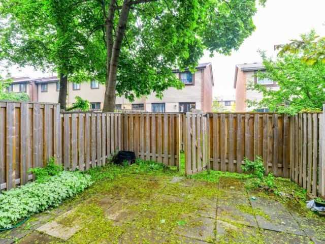 107 Moregate Cres, Townhouse with 3 bedrooms, 2 bathrooms and 1 parking in Brampton ON | Image 20