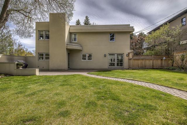 1110 Levis Avenue Sw, House detached with 4 bedrooms, 3 bathrooms and 2 parking in Calgary AB | Image 40