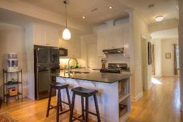 1013b College St, Townhouse with 3 bedrooms, 3 bathrooms and 1 parking in Toronto ON | Image 2
