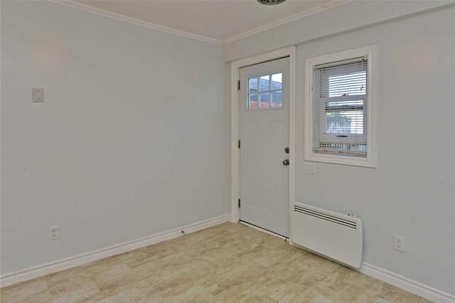 762 Albert St, House detached with 2 bedrooms, 1 bathrooms and 2 parking in Oshawa ON | Image 2
