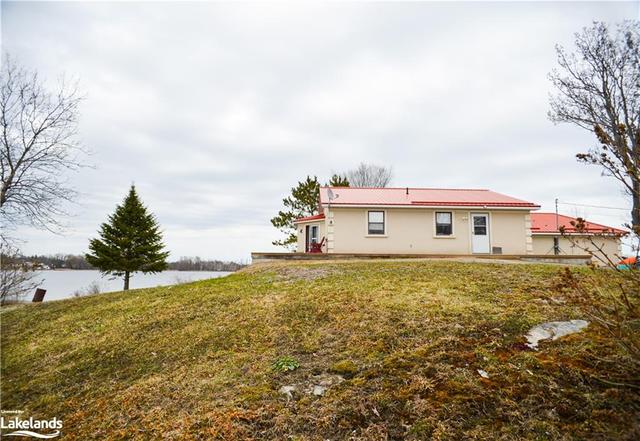 8 Shacktown Road, House detached with 2 bedrooms, 2 bathrooms and 12 parking in Parry Sound, Unorganized, Centre Part ON | Image 4
