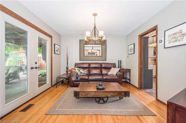 46 Lyon Ave, House detached with 3 bedrooms, 3 bathrooms and 4 parking in Guelph ON | Image 3