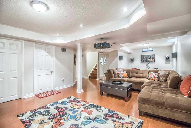 30 Amboise Cres, House detached with 3 bedrooms, 4 bathrooms and 4 parking in Brampton ON | Image 18