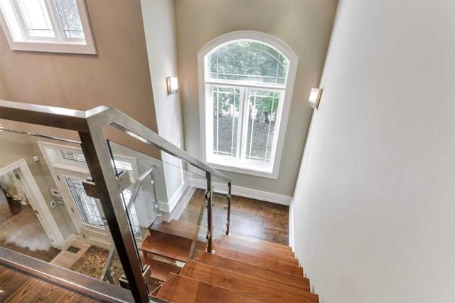 425 Rebecca St, House detached with 4 bedrooms, 5 bathrooms and 9 parking in Oakville ON | Image 31