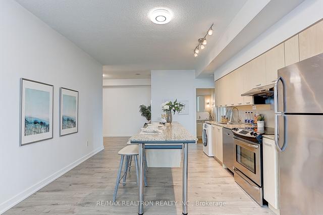 2111 - 29 Singer Crt, Condo with 2 bedrooms, 2 bathrooms and 1 parking in Toronto ON | Image 6