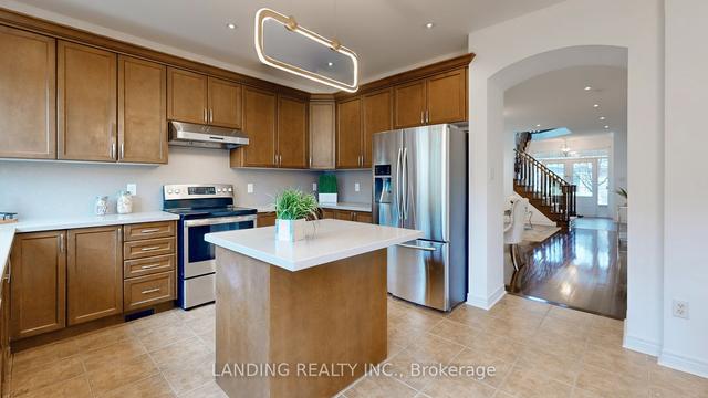 836 Millard St, House detached with 4 bedrooms, 3 bathrooms and 4 parking in Whitchurch Stouffville ON | Image 6