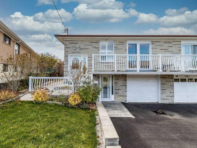 66 Orchardcroft Cres, House semidetached with 3 bedrooms, 2 bathrooms and 3 parking in Toronto ON | Card Image