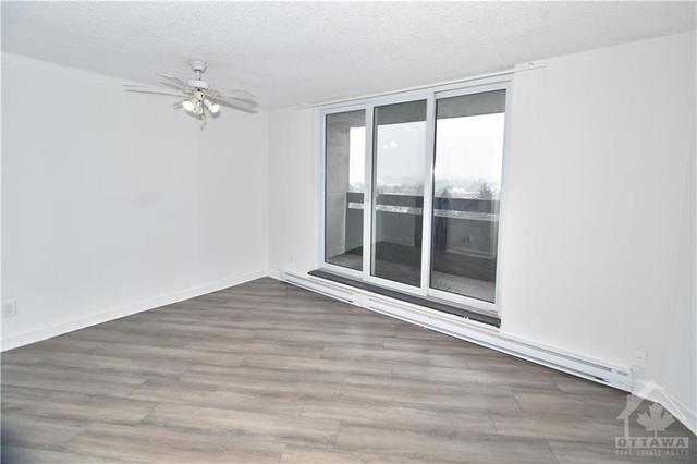807 - 2020 Jasmine Crescent, Condo with 2 bedrooms, 1 bathrooms and 1 parking in Ottawa ON | Image 5