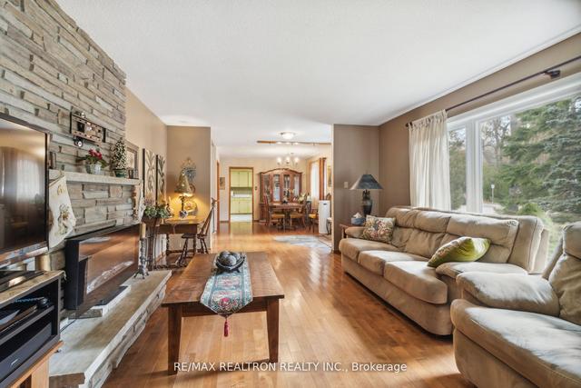 31 Park Cres, House detached with 4 bedrooms, 3 bathrooms and 6 parking in Richmond Hill ON | Image 13