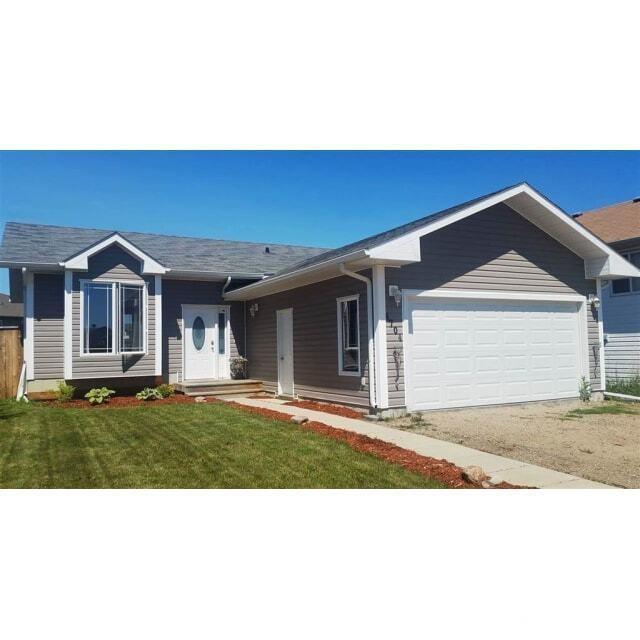 4704 64 Ave, House detached with 4 bedrooms, 2 bathrooms and null parking in Cold Lake AB | Image 1