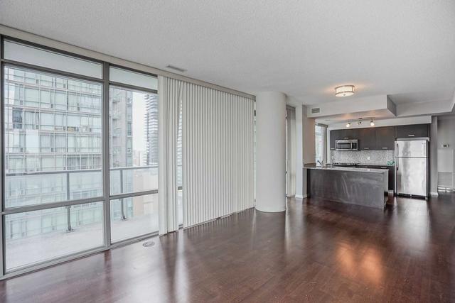 1905 - 832 Bay St, Condo with 2 bedrooms, 2 bathrooms and 1 parking in Toronto ON | Image 32
