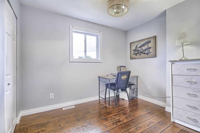 29 Gainsborough Rd, House semidetached with 3 bedrooms, 2 bathrooms and 8 parking in Brampton ON | Image 25